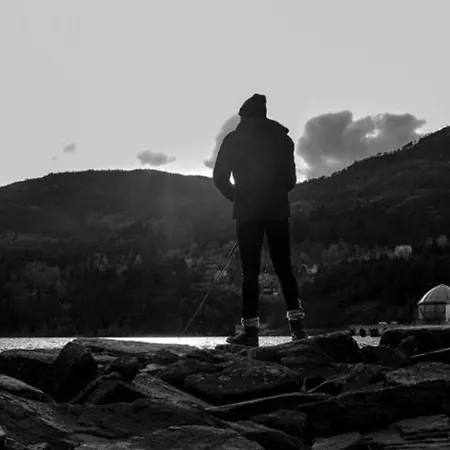 Nostalgisk Naer Skogseidvatnet