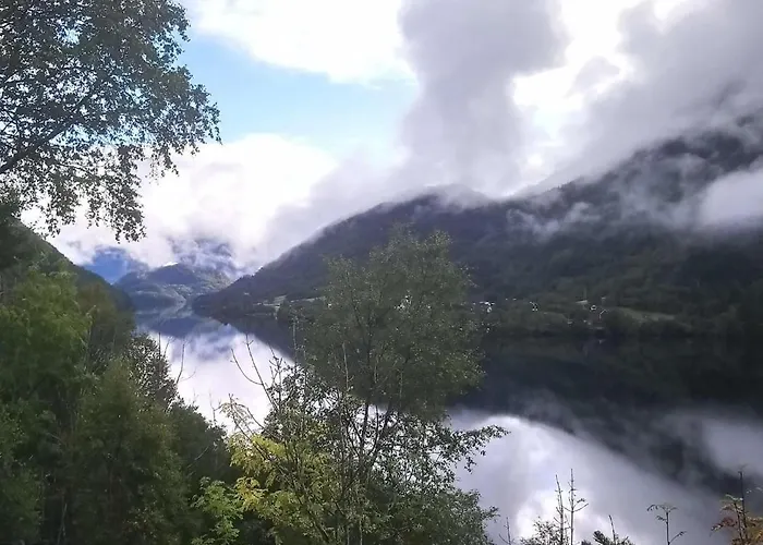 Near Skogseidvatnet